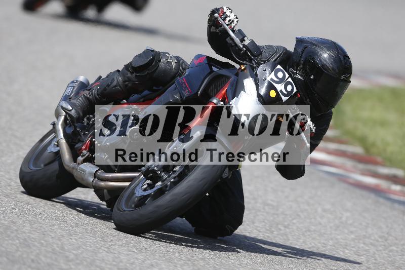 Archiv-2025/09 22.04.2025 Cornu Master School ADR/rot-rouge/99